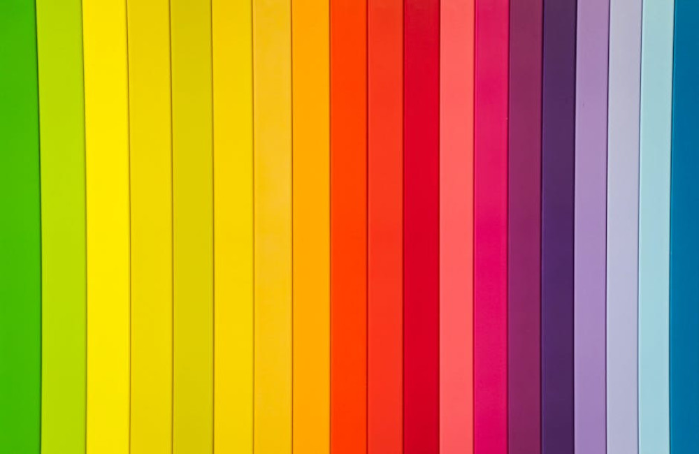 Hoe worden nieuwe kleuren bedacht en geregistreerd?