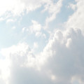 Waarom lijkt de lucht blauw en wat betekent dat voor ons zicht?