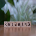 Hoe herken je geavanceerde phishing in 2026 en welke trucs gebruiken oplichters nu